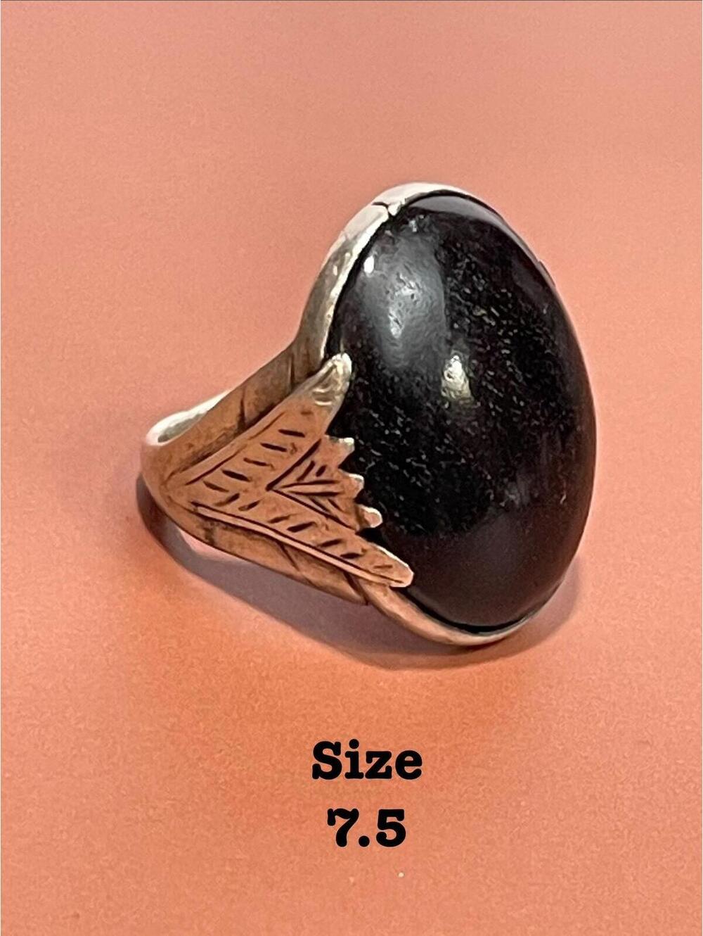1960's / 1970's Navajo Handmade Onyx and Silver Ring Sz 7.5